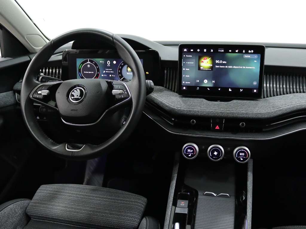 skoda-superb-2025-hibrido-1498cc