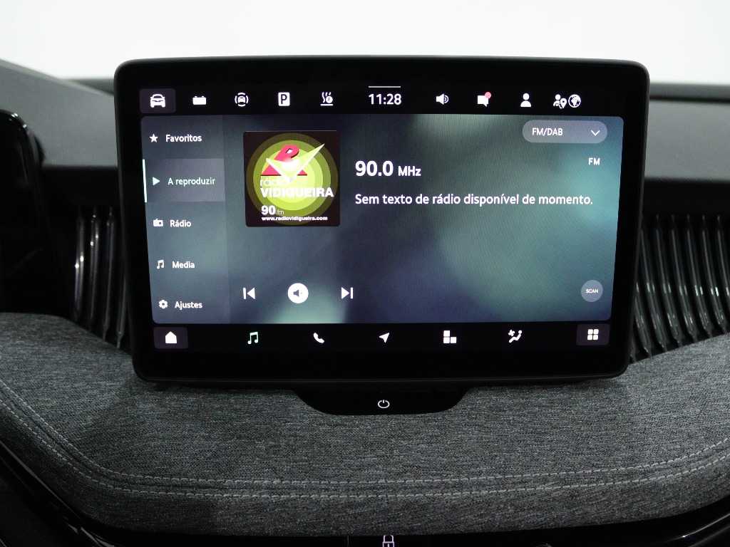 skoda-superb-2025-hibrido-1498cc