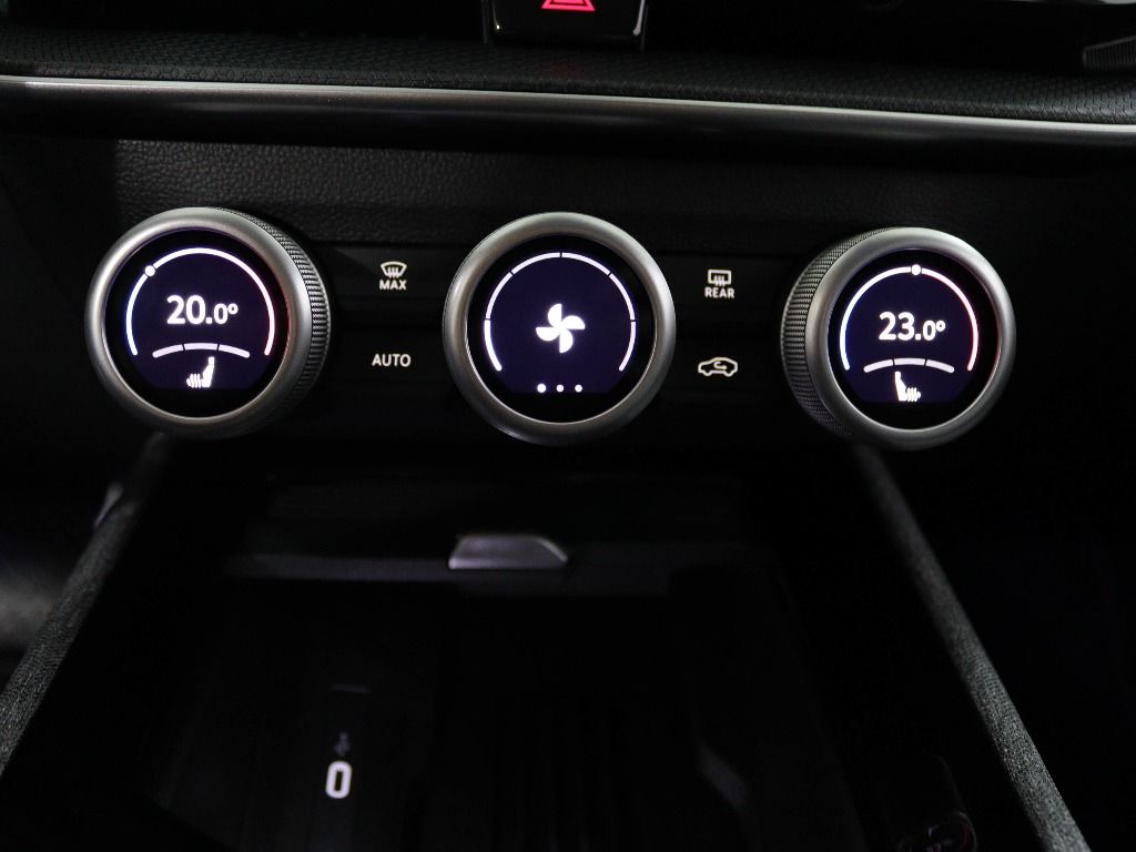 skoda-superb-2025-hibrido-1498cc