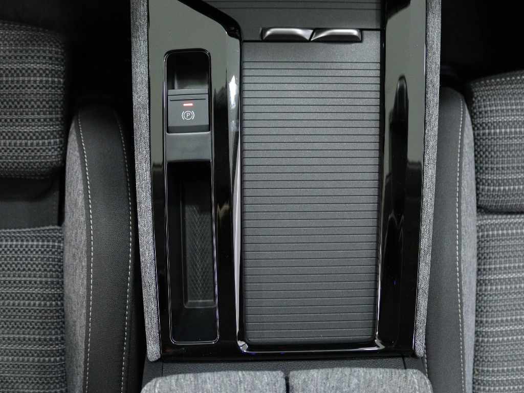 skoda-superb-2025-hibrido-1498cc