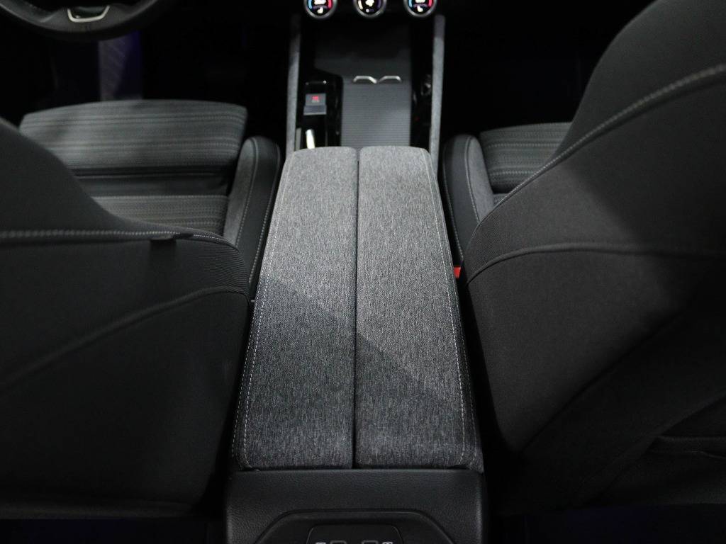 skoda-superb-2025-hibrido-1498cc