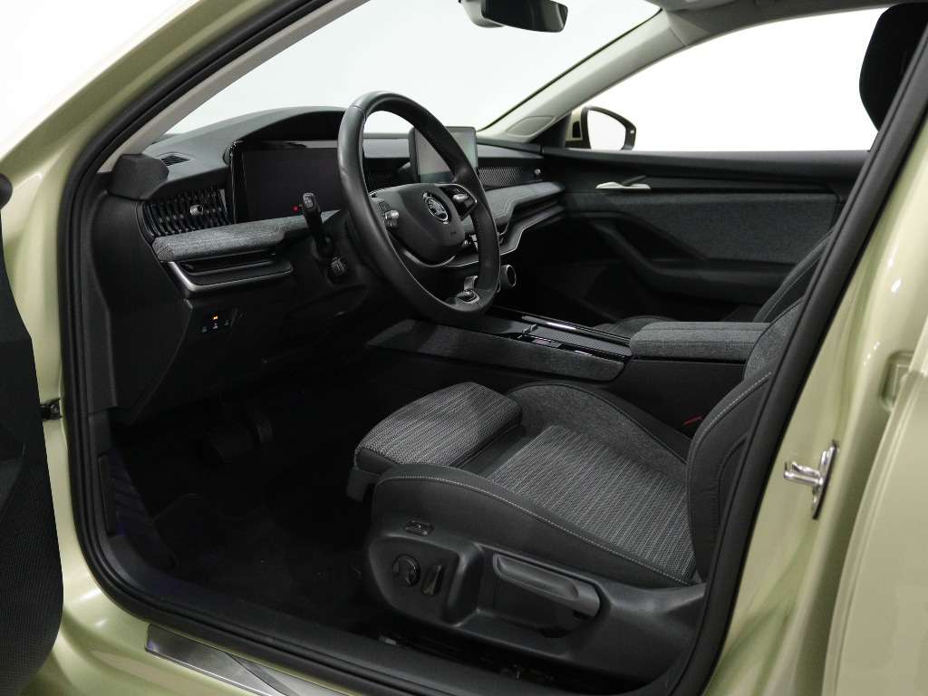 skoda-superb-2025-hibrido-1498cc