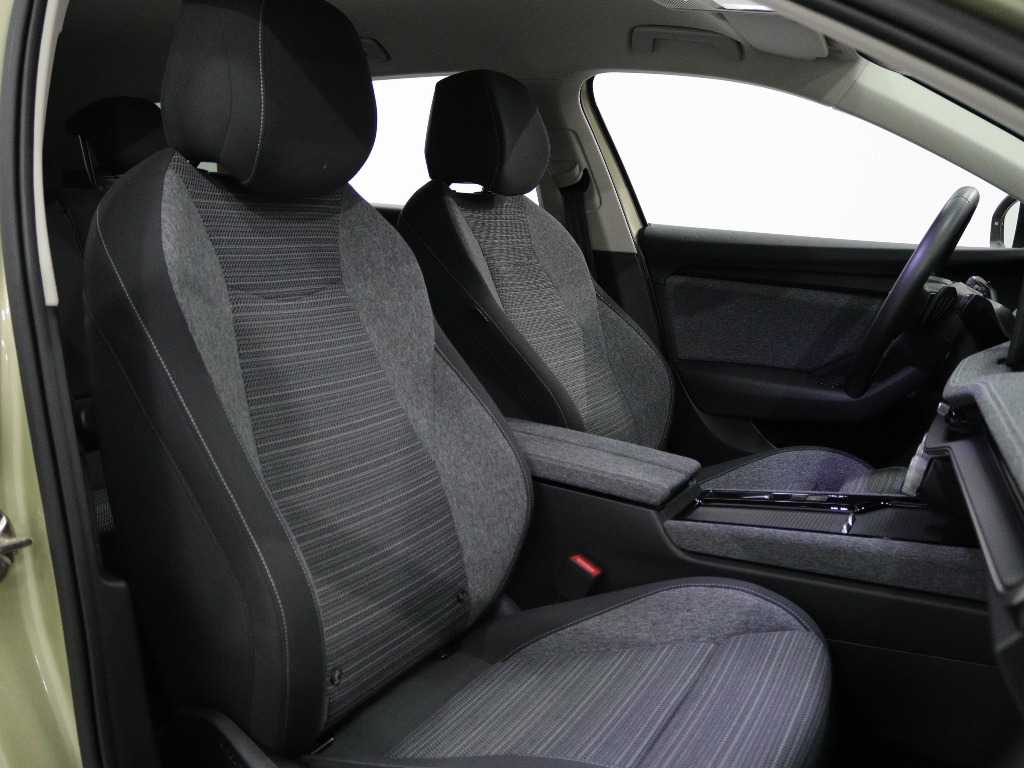skoda-superb-2025-hibrido-1498cc