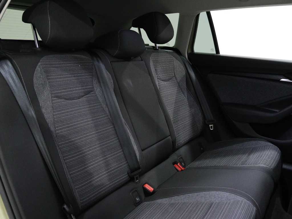 skoda-superb-2025-hibrido-1498cc
