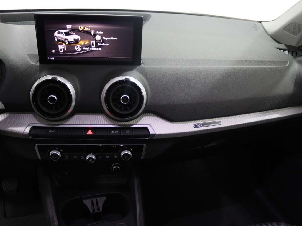 audi-q2-2024-gasolina-999cc