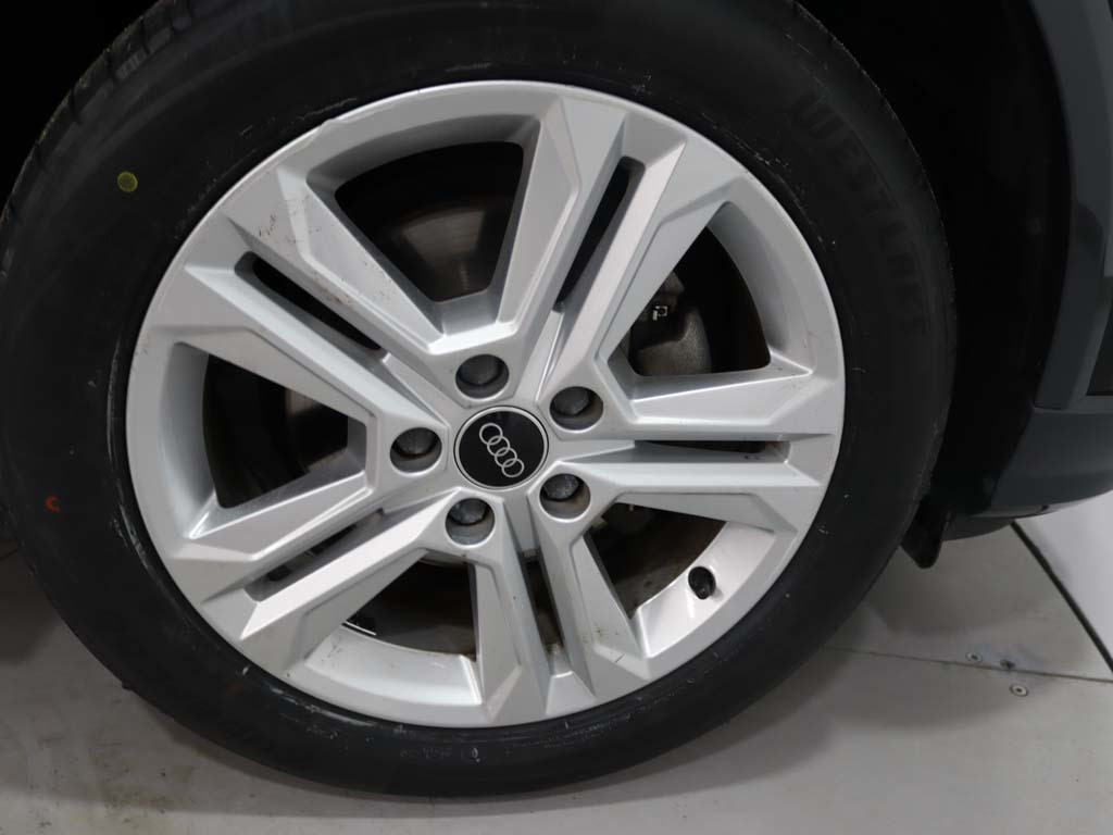 audi-q2-2024-gasolina-999cc