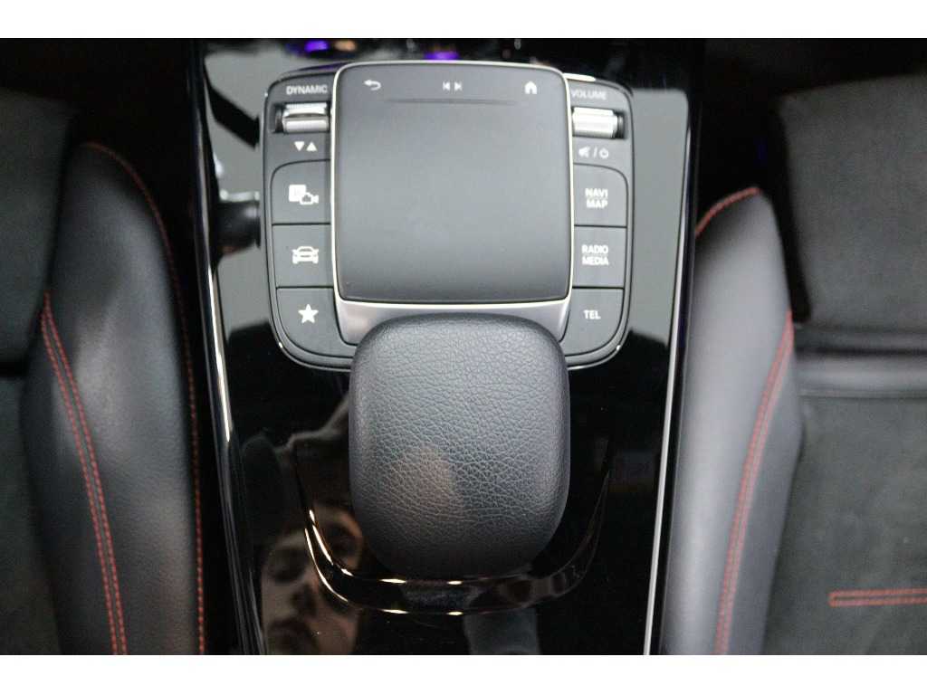 mercedes-benz-cla-2023-hibrido-1332cc