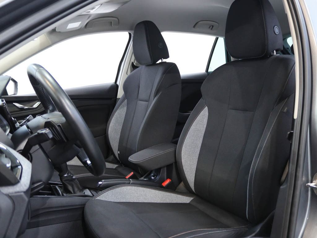 skoda-scala-2025-gasolina-999cc