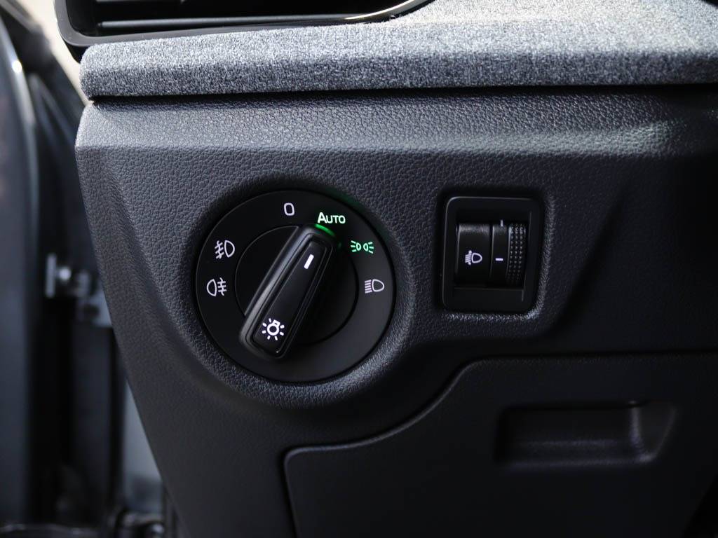 skoda-scala-2025-gasolina-999cc