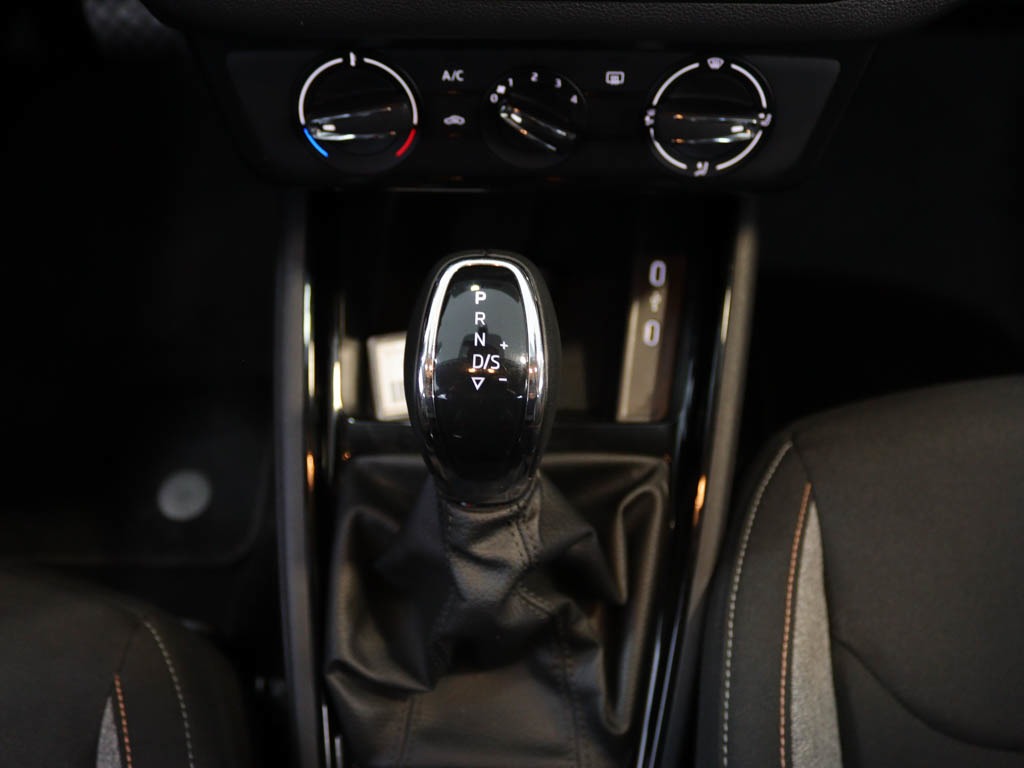 skoda-scala-2025-gasolina-999cc