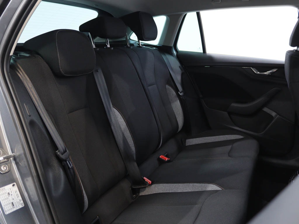 skoda-scala-2025-gasolina-999cc