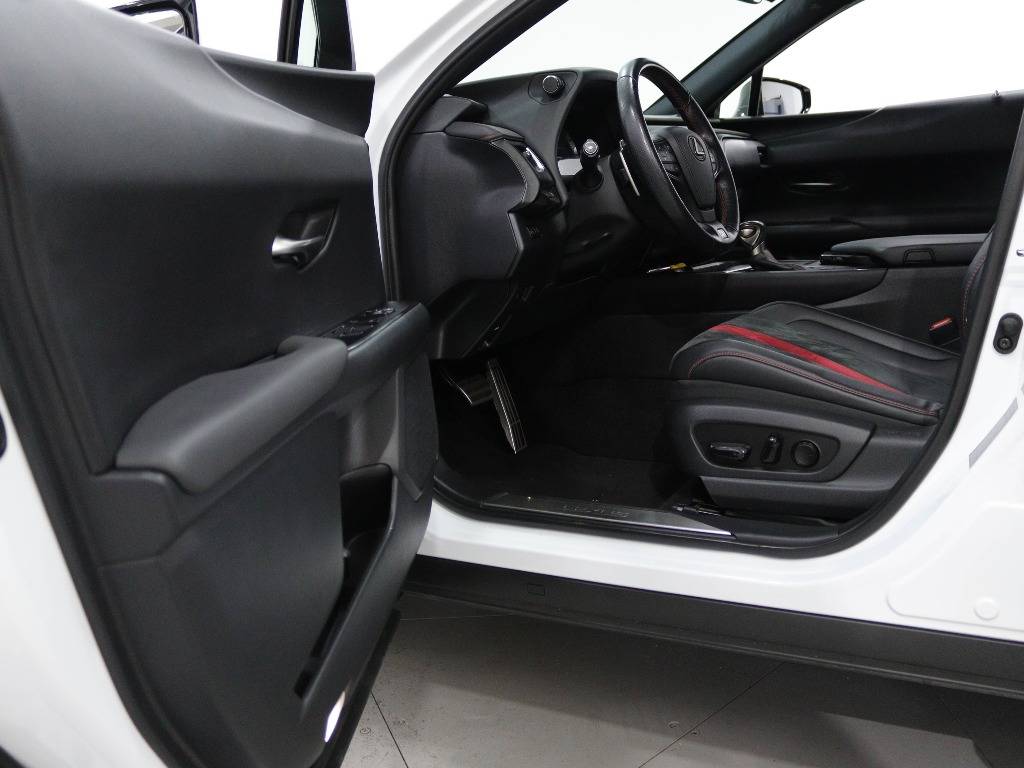 lexus-ux-2021-hibrido-a-gasolina-1987cc