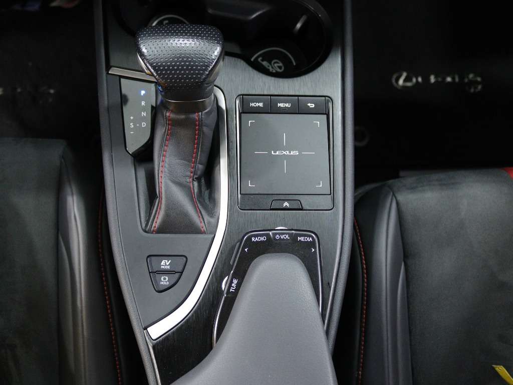 lexus-ux-2021-hibrido-a-gasolina-1987cc