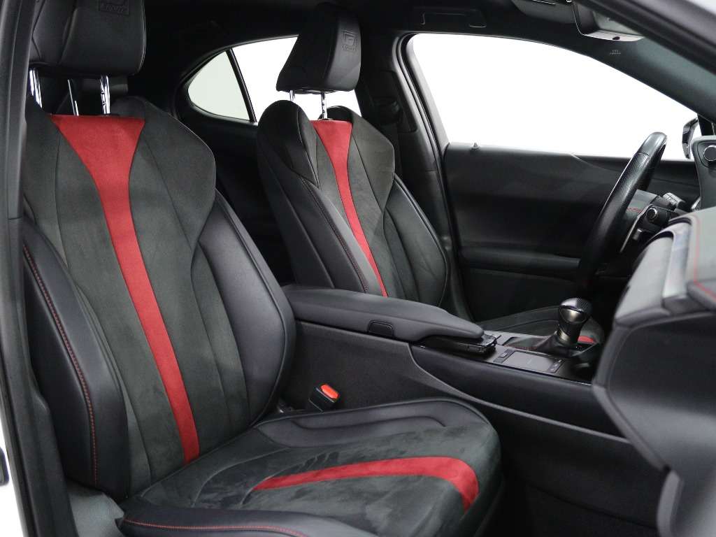 lexus-ux-2021-hibrido-a-gasolina-1987cc