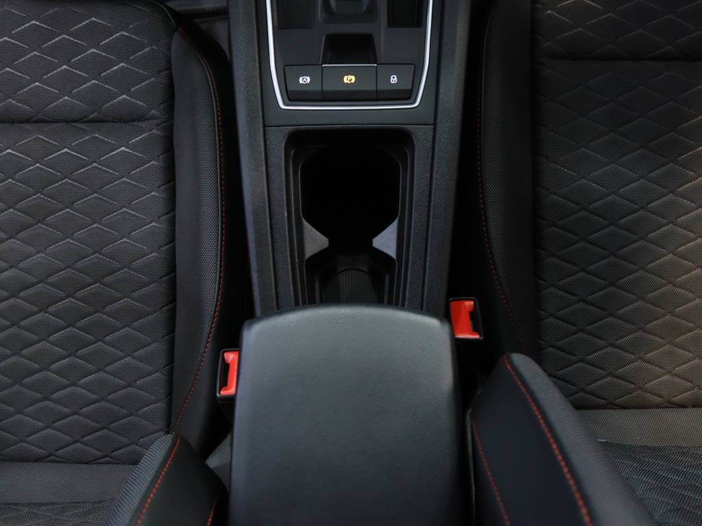seat-leon-st-2023-hibrido-a-gasolina-1395cc