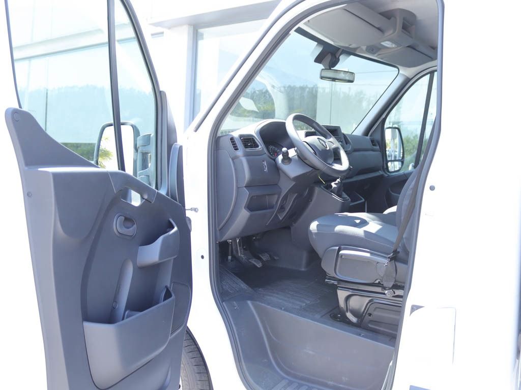 renault-master-2024-diesel-2299cc