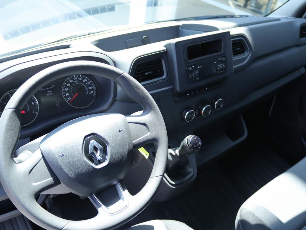 renault-master-2024-diesel-2299cc