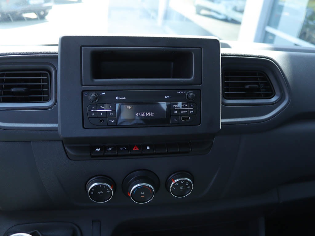 renault-master-2024-diesel-2299cc