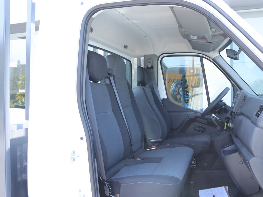 renault-master-2024-diesel-2299cc