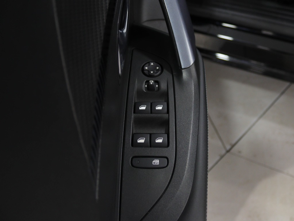 peugeot-2008-2020-diesel-1499cc