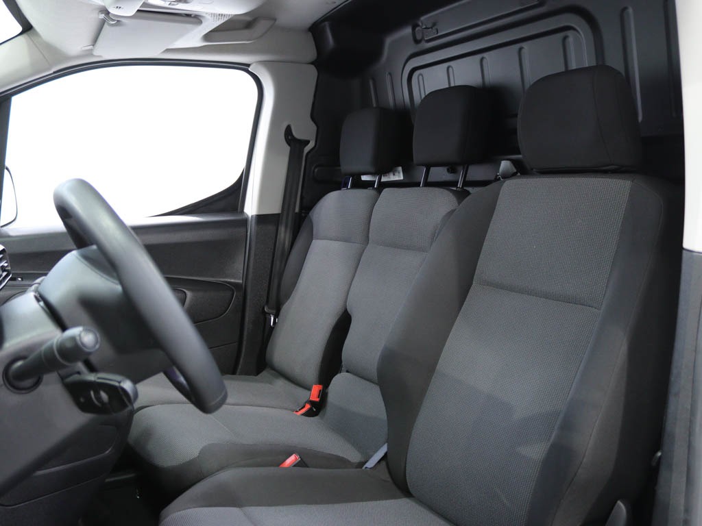 peugeot-partner-2023-diesel-1499cc