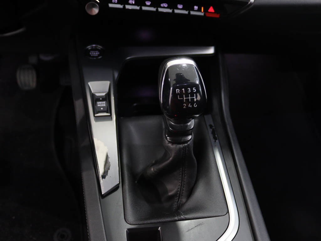 peugeot-308-sw-2022-diesel-1499cc
