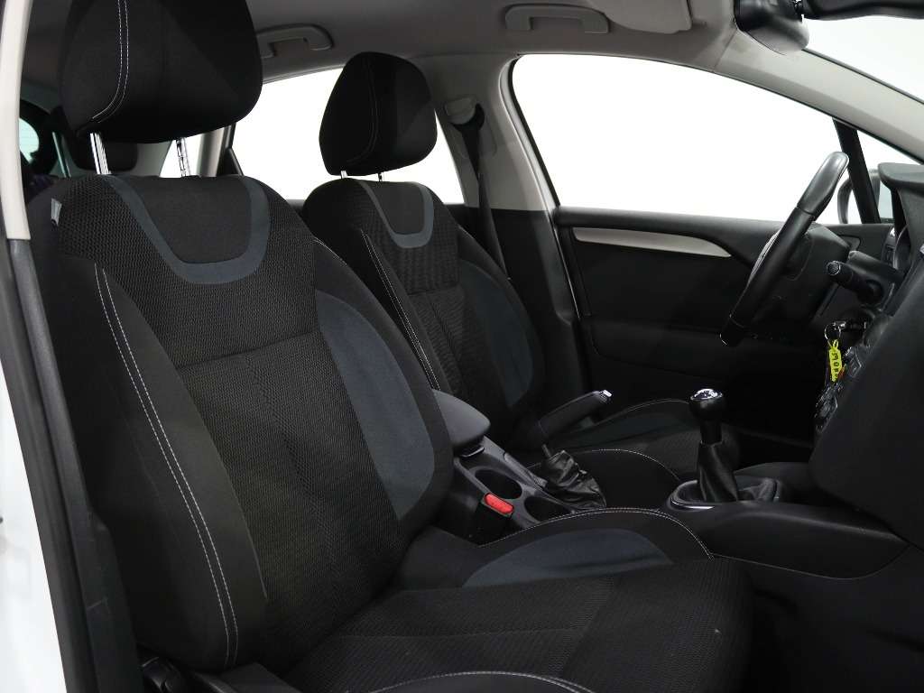 citroen-c4-2015-diesel-1560cc