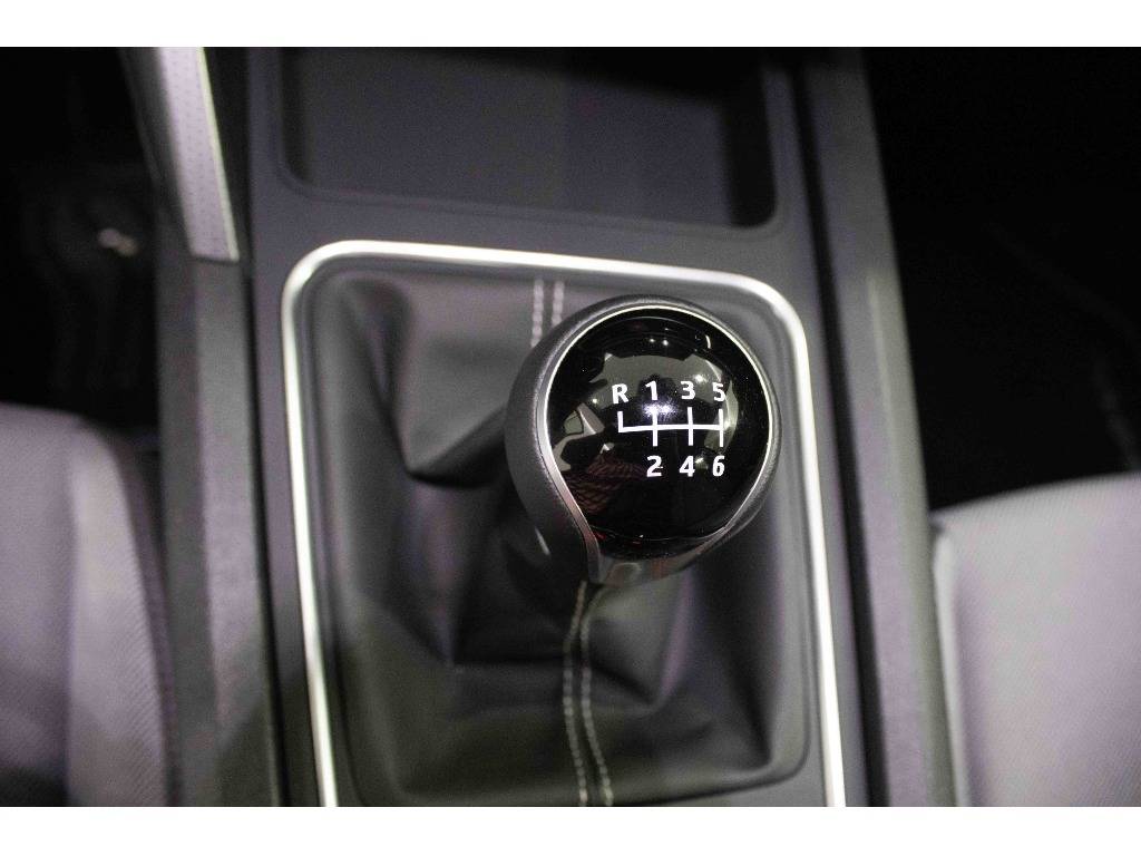 seat-leon-2023-gasolina-999cc
