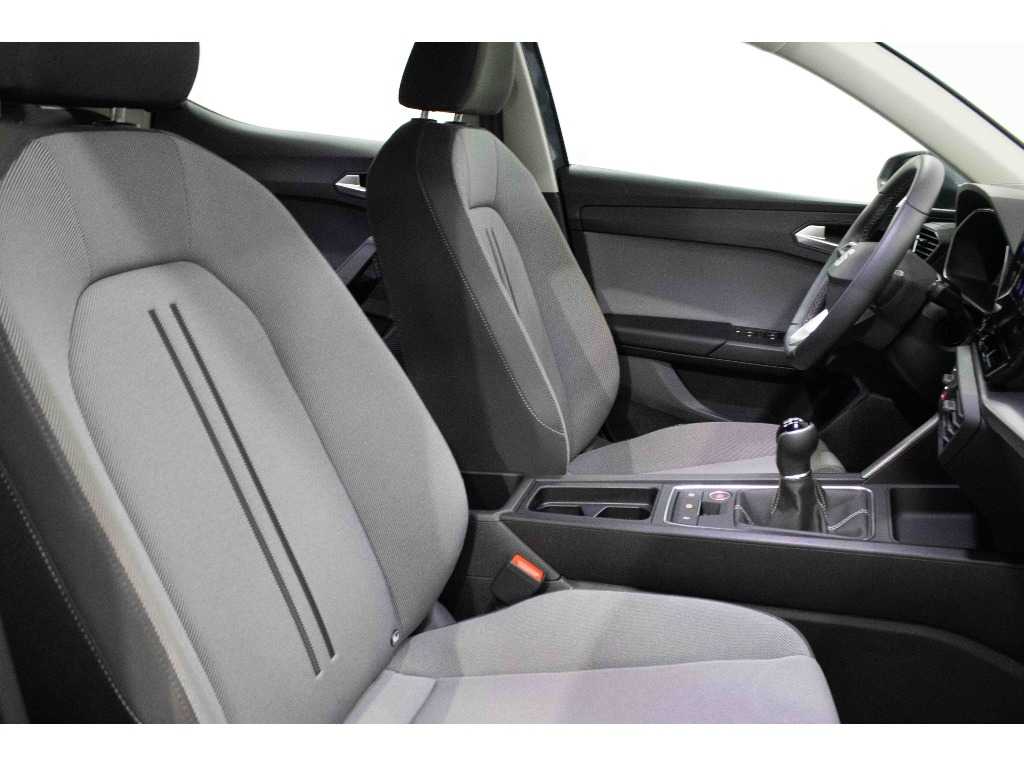 seat-leon-2023-gasolina-999cc
