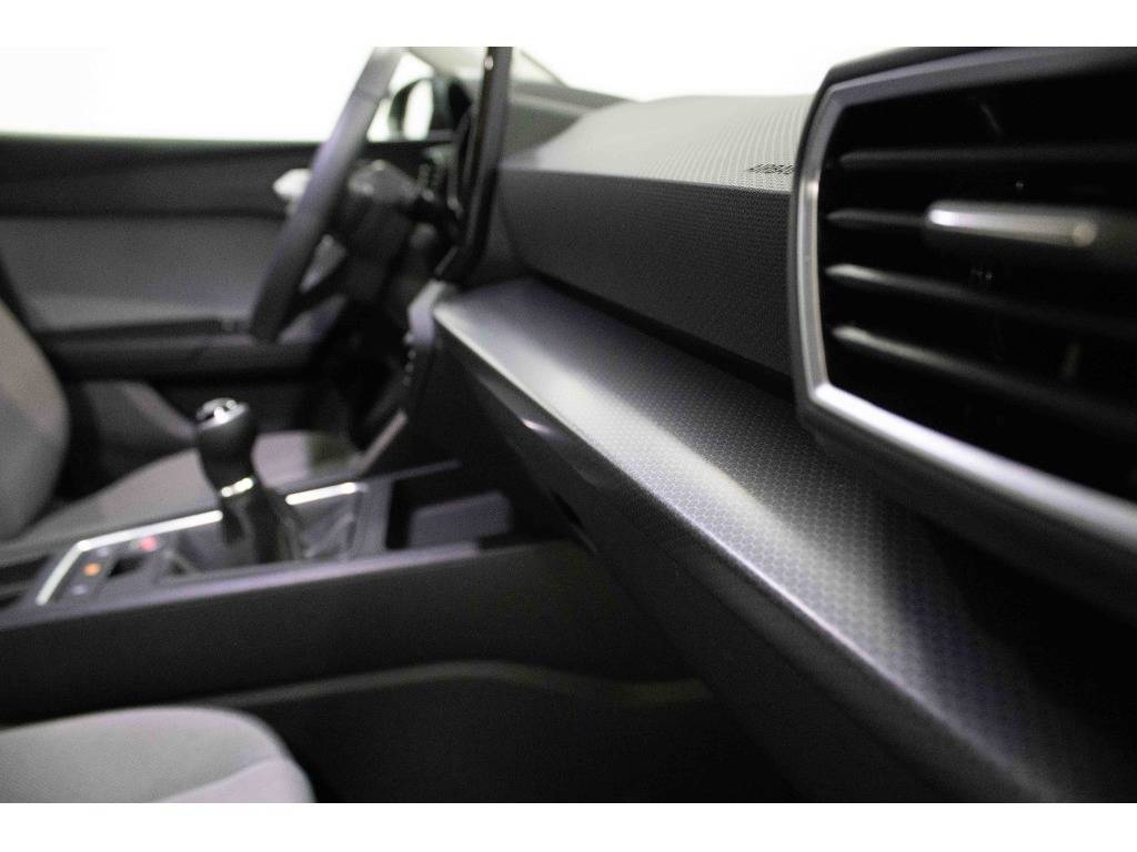 seat-leon-2023-gasolina-999cc