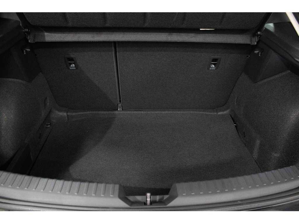 seat-leon-2023-gasolina-999cc