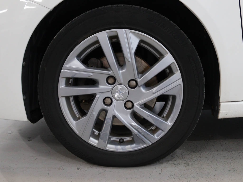 peugeot-208-2020-diesel-1499cc
