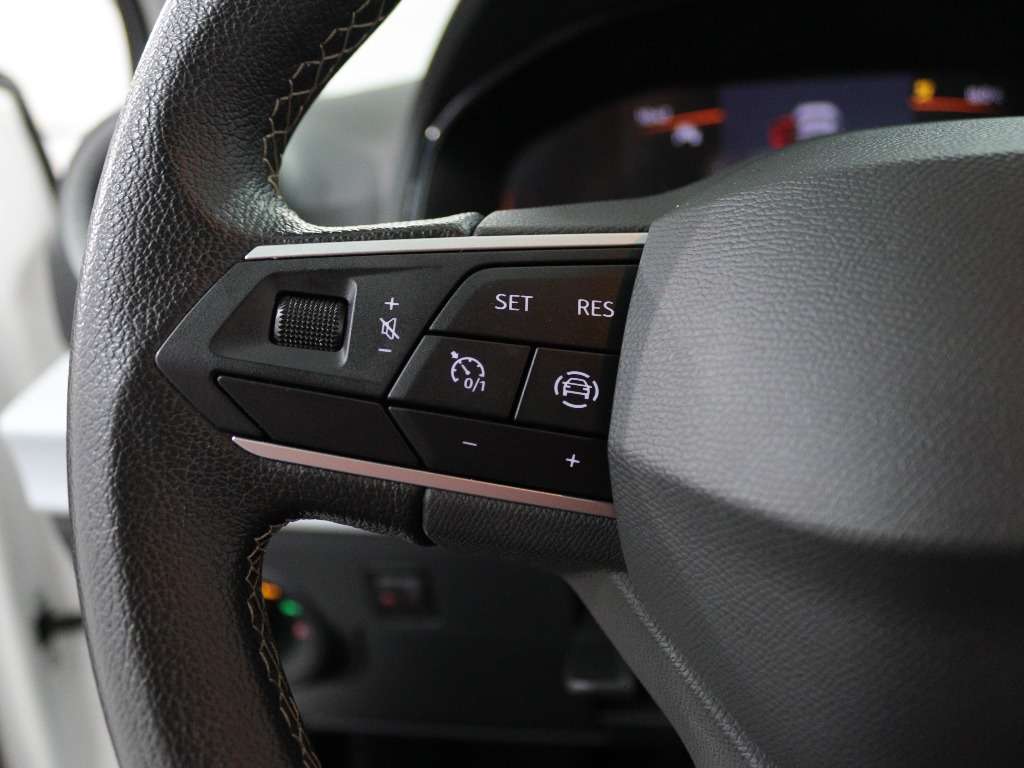seat-ibiza-2023-gasolina-999cc