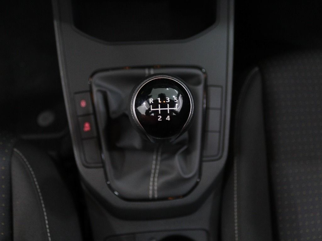 seat-ibiza-2023-gasolina-999cc