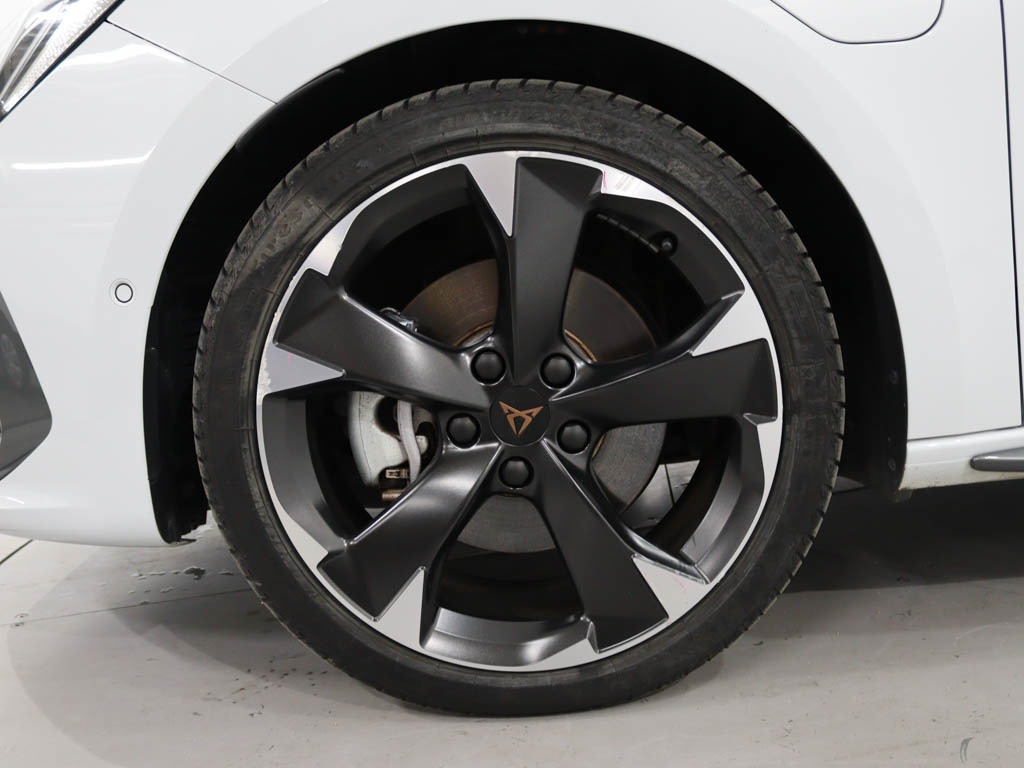 cupra-leon-sportstourer-2024-hibrido-1395cc