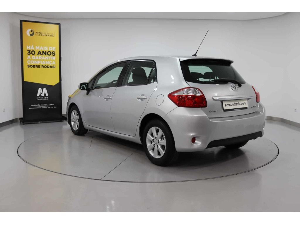 toyota-auris-2010-diesel-1364cc