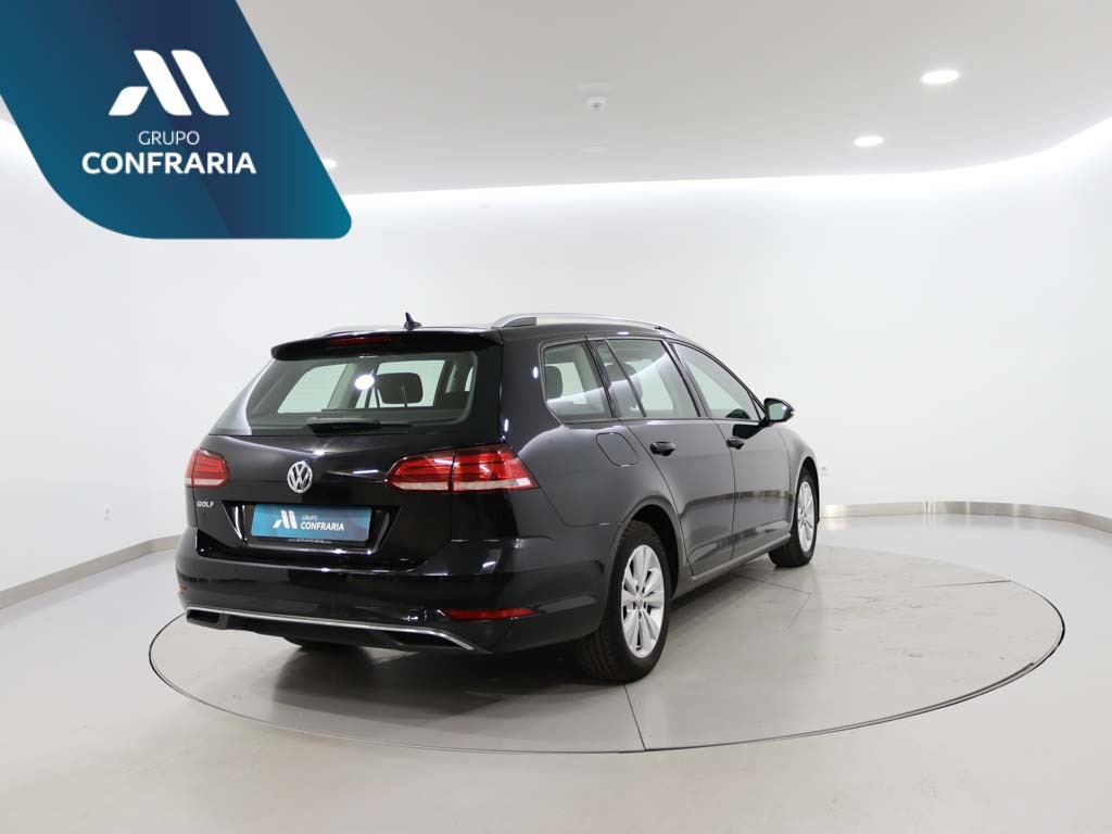 volkswagen-golf-variant-2018-diesel-1598cc