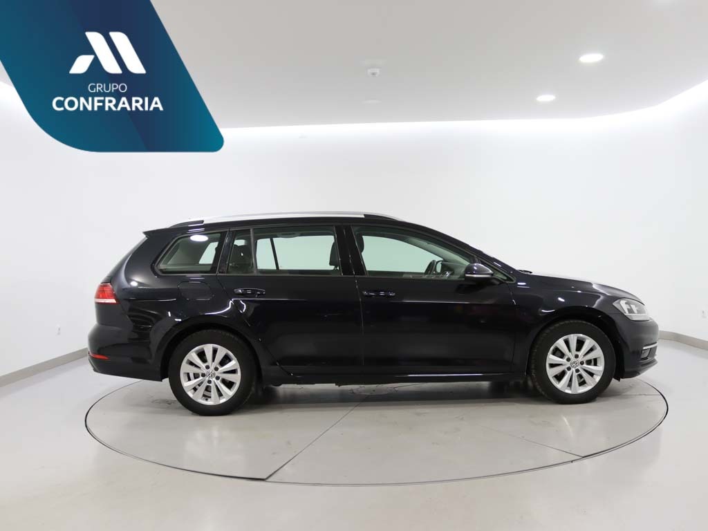 volkswagen-golf-variant-2018-diesel-1598cc
