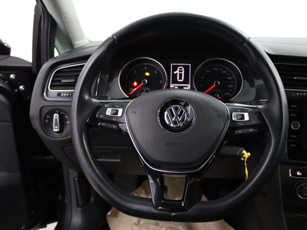 volkswagen-golf-variant-2018-diesel-1598cc