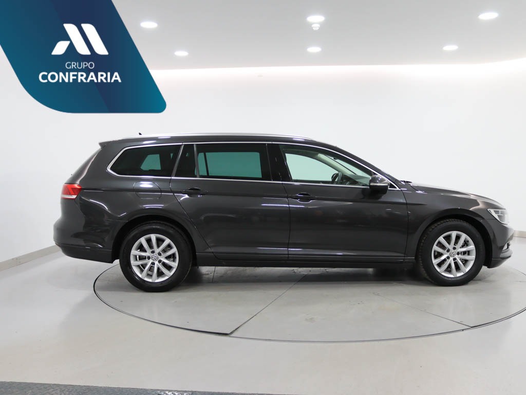volkswagen-passat-variant-2018-diesel-1598cc