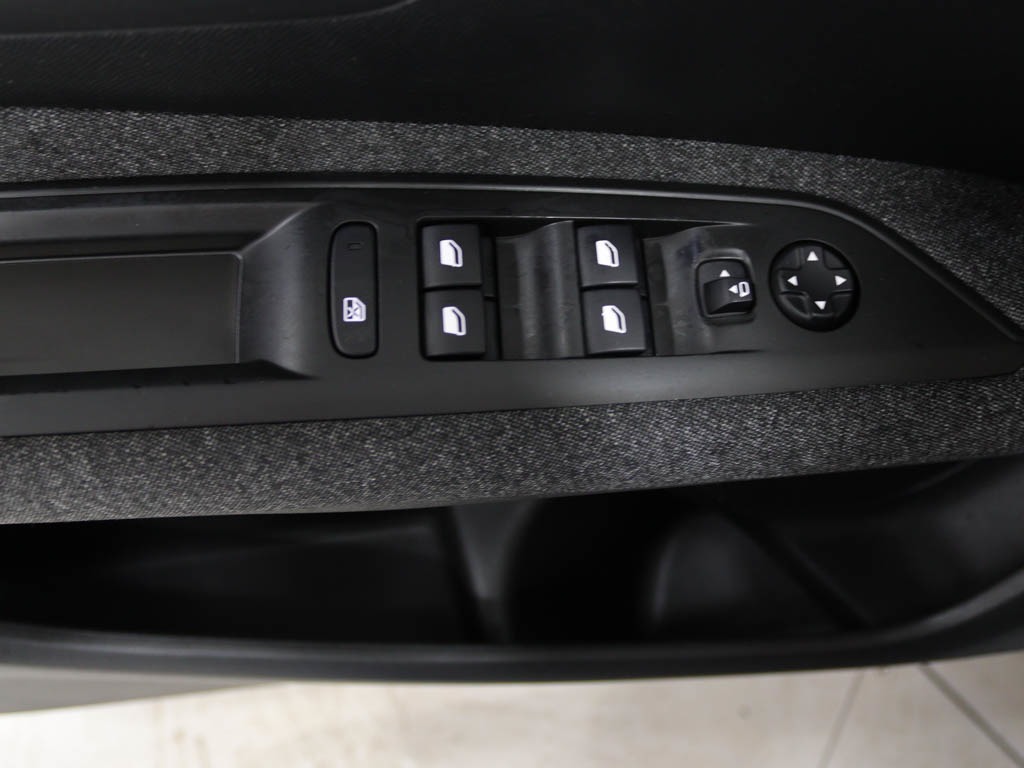 peugeot-3008-2018-diesel-1560cc