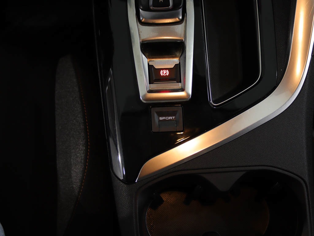 peugeot-3008-2018-diesel-1560cc