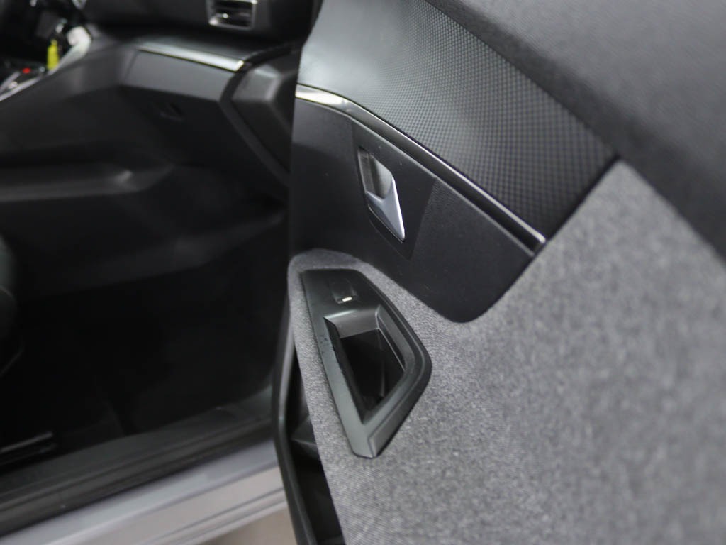 peugeot-3008-2018-diesel-1560cc
