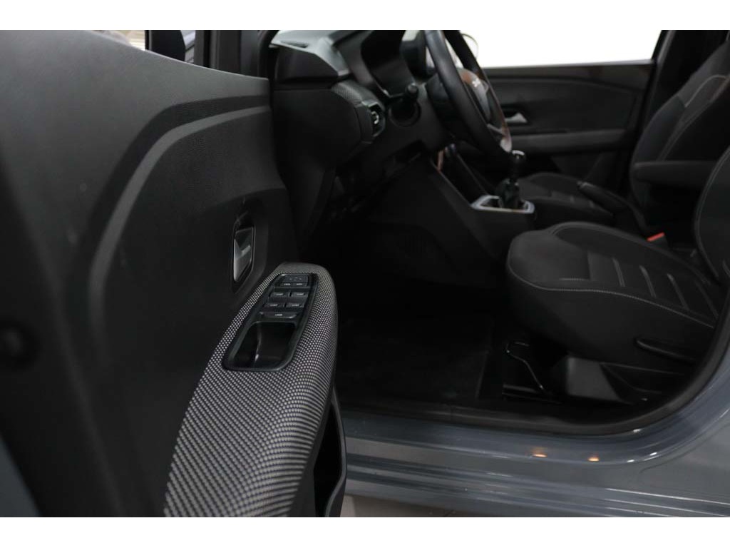 dacia-sandero-2024-gasolina-999cc