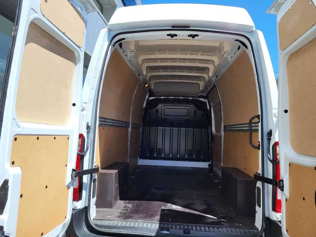 renault-master-2024-diesel-2299cc
