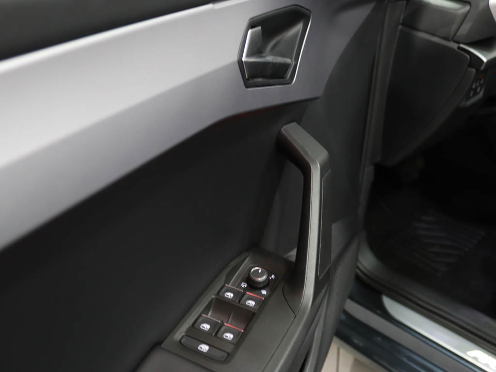 seat-leon-2025-hibrido-1498cc