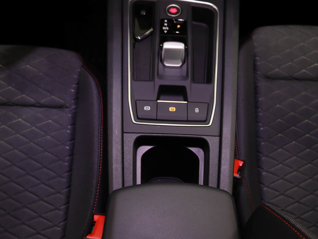 seat-leon-2025-hibrido-1498cc