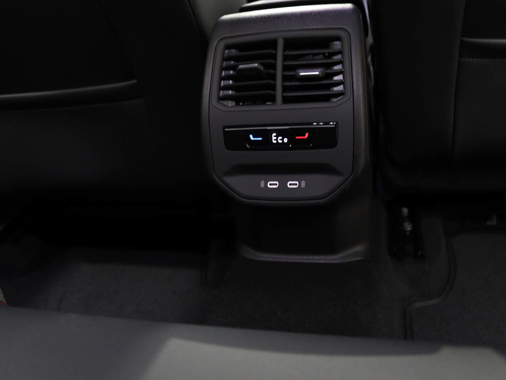 seat-leon-2025-hibrido-1498cc