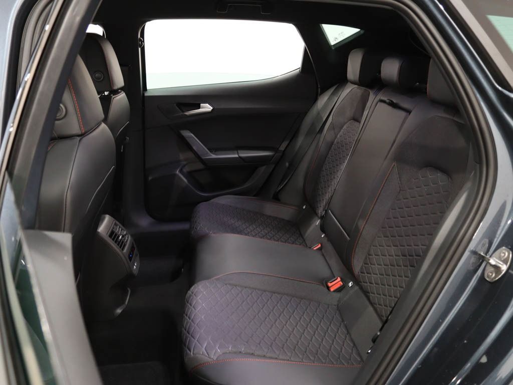 seat-leon-2025-hibrido-1498cc