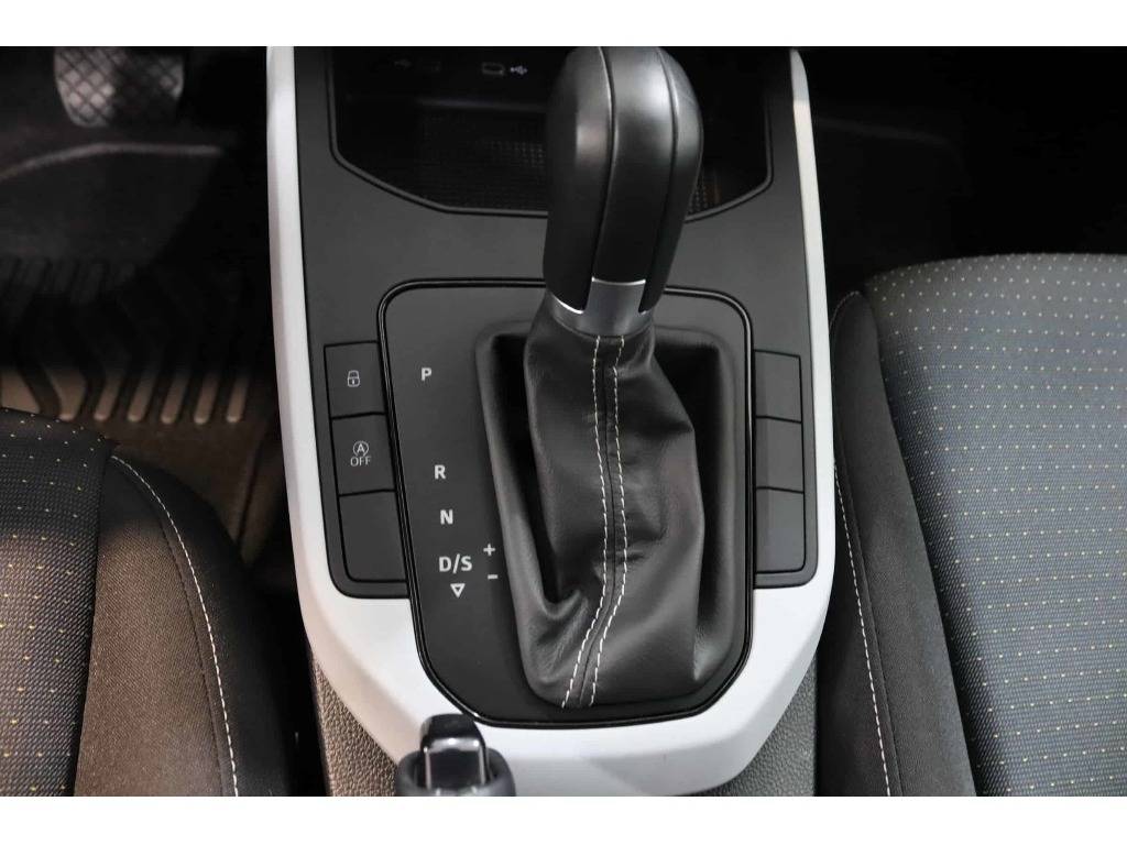 seat-arona-2023-gasolina-999cc
